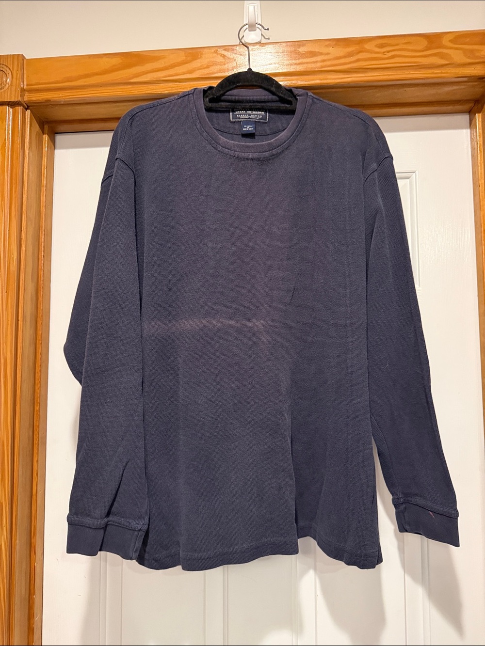 Harbor Bay Long Sleeve Crewneck Tee in Navy Blue
